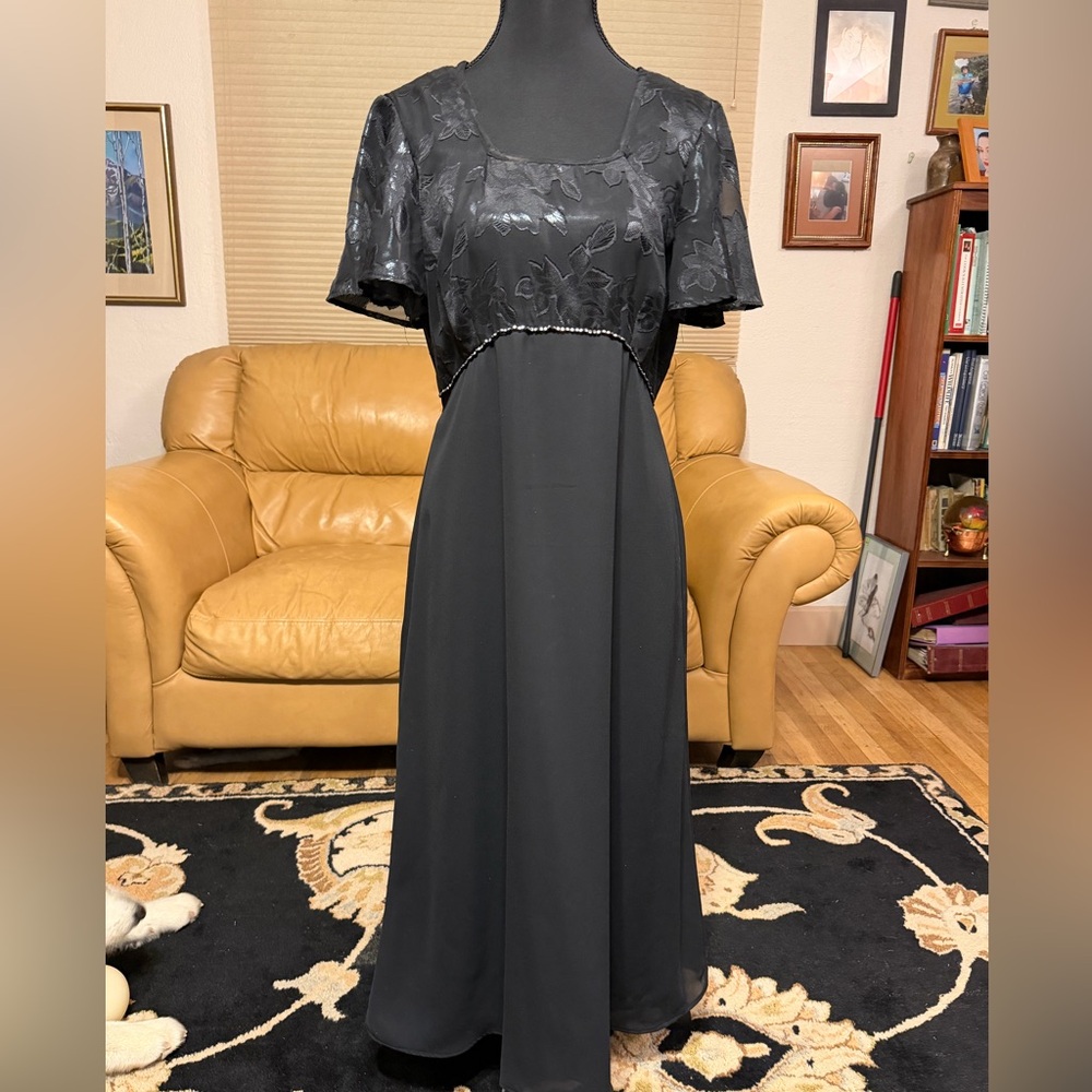 Elegant Black Evening Dress